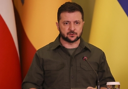 Zelensky invoca aiuti economici: &laquo;L'Ucraina ha bisogno di 7 miliardi di dollari al mese&raquo;