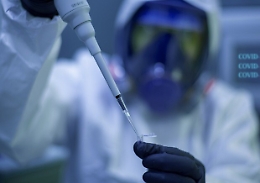 Ema, entro settembre un nuovo vaccino anti-Covid contro le varianti