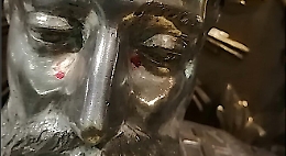 Linguaglossa, macchie rosse sul volto del busto di Sant'Egidio e già si grida al miracolo