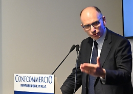 Dl aiuti bis: Letta, va approvato senza ricatti