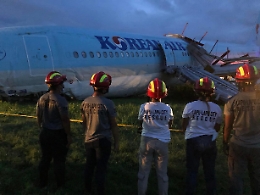 Filippine: fuori pista aereo con 173 persone a bordo, feriti