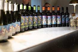 Vini dell'Etna fra teatro e poesia, Al-Cantàra presenta un rosso e un bianco da collezione 2022