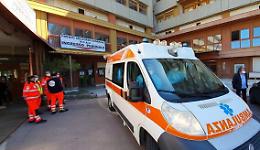 Appicca fuoco in ospedale per il rifiuto di una dose di droga