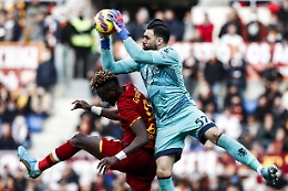 Fiorentina: preso il portiere Sirigu dal Napoli