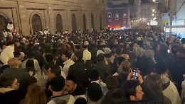 Sant'Agata, l'arrivo in piazza Stesicoro e l'applauso della folla
