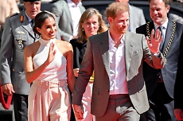 'Harry e Megan saranno invitati a incoronazione re Carlo'