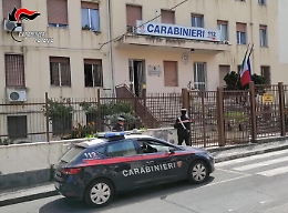 Quattro giovani feriti nello scontro tra due auto a Fiumefreddo