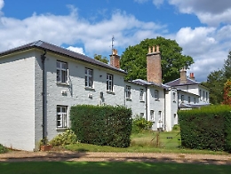 Carlo "sfratta" Harry e Meghan dal Frogmore Cottage