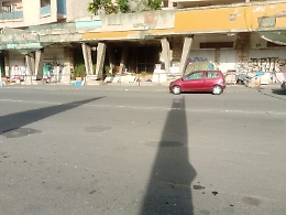 Catania, via Bernini: 400 metri di squallore