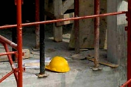 Operaio cade da una impalcatura e muore nel Messinese