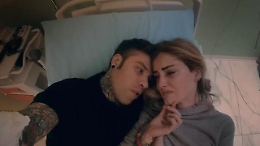Fedez monitorato, anche oggi Chiara Ferragni in ospedale. E X-Factor comincia a pensare a un sostituto per i live