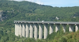 Viadotto Euno come la tela di Penelope, lavori lumaca e disagi che continuano: «Apre a febbraio»