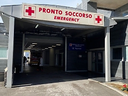 Librino, con la moto contro una rotonda: grave un ragazzo