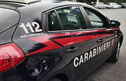 Spari in strada a Catania: 55enne, che in casa aveva un arsenale, arrestato dopo fuga