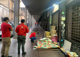 Caritas, "Fratellini e sorelline hanno bisogno di coperte, l'aiuto non solo ai senzatetto"