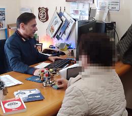 Già ammonito e con divieto di avvicinamento insegue l'ex per aggredirla: arrestato