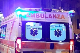 Autovettura finisce contro un albero: un morto e un ferito grave