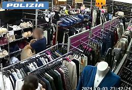 Lei distraeva le "vittime", lui le derubava: denunciata coppia catanese di ladri seriali