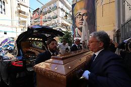 Operai morti a Napoli, dolore ai funerali della terza vittima