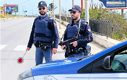 Operazione di controllo a Gela: 511 identificati, sei denunciati e sequestri di coltelli, munizioni e droga