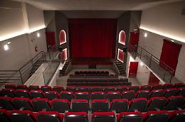 Sabato 25 ottobre, al Salone degli Specchi del Palazzo Municipale di Giarre si presenta la stagione teatrale Kallipolis 2025-2026 diretta da Alfio Zappalà

