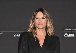 Un altro sito con donne spogliate con l'intelligenza artificiale. La denuncia della giornalista Francesca Barra