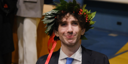 Rimane invalido dopo essere stato colpito da una bici a Torino, Mauro Glorioso si è laureato