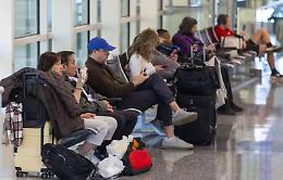 Shutdown federale negli Usa: oltre 800 voli cancellati e traffico negli hub a rischio -10%