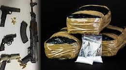 Catania, nel cassetto dell’avvolgibile kalashnikov, pistole e 34 chili di coca