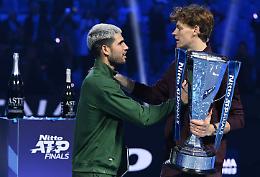 Atp Finals, la lezione del “maestro” Sinner ad Alcaraz: «Vincere qui a Torino è fantastico»
