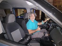 Dalla Sicilia alla casa nel bosco percorrendo 900 km in auto: «Vado a dire a quel padre che non è solo»