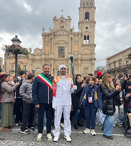 Il Viaggio della Fiamma Olimpica ha fatto tappa stamattina tappa ad Acireale con tedoforo d'eccezione il campione olimpico Daniele Garozzo