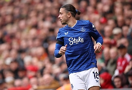 La folle notte di Jack Grealish: conto da 23mila euro in uno strip club (e c'era anche un ex del Milan)