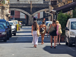 La Civita a misura di turisti, residenti contro la gentrificazione: &laquo;Pronti a protestare&raquo;