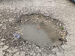 Buche stradali nelle borgate a mare di Scicli, Scimonello: "Superato il senso della vergogna"