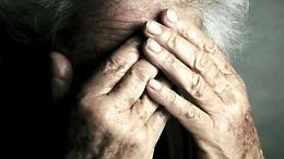 Botte, estorsioni e minacce alla madre per la droga: arrestato un 34enne ragusano