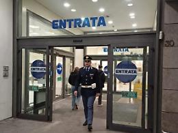 Terrore al supermercato a Bergamo: uomo tenta di strappare dalle mani della madre una bimba di 18 mesi 