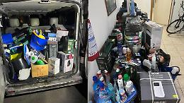 La spesa &egrave; "gratis" se la fai di notte: beccati sei addetti alle pulizie che "ripulivano" gli scaffali