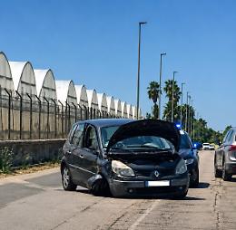 Incidente autonomo lungo lo stradale per Scoglitti, ferito il conducente