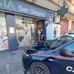 Due furti con spaccata a San Gregorio e Valverde, opera degli stessi malviventi 