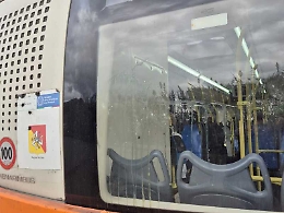 Nuovo attacco ai bus dello Zen autista “accolto” con le uova