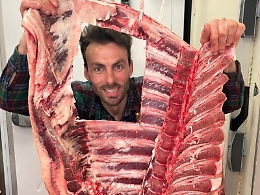 "Porcovacca", i salumi che restituiscono valore: la vacca di montagna diventa memoria