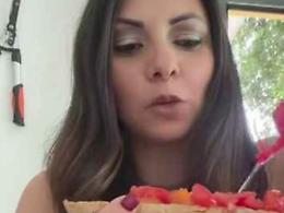 Le ricette di Claudia hanno conquistato i social e... il marito