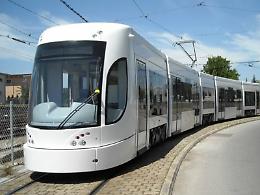 Il tram a Palermo, due vetture arrivano prima dei binari: il piano per mantenere la flotta