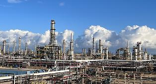 Petrolchimico: al posto di Versalis una bioraffineria di Eni e Q8 entro il 2028. Il ministro Urso: &laquo;Basi finanziarie robuste&raquo;