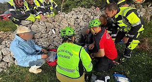 Cerca gli asparagi ma perde la strada per ore: 70enne soccorso a Cassaro