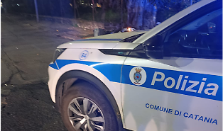 Catania, incidente mortale in via Forcile: fatale per una donna l'impatto tra scooter e auto