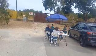 A Poggio Arena spunta l'accesso a mare ma la battaglia dei residenti si inasprisce