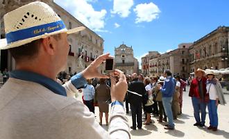 Siracusa, turismo in equilibrio nel 2025: crescono gli stranieri, calano gli italiani