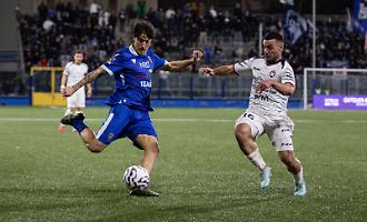 Siracusa ancora impantanato: col Crotone arriva la quarta sconfitta di fila